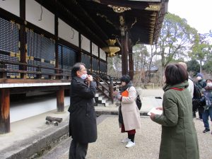 「仁和寺の建物探訪と堂本印象の襖絵観賞会」を開催しました